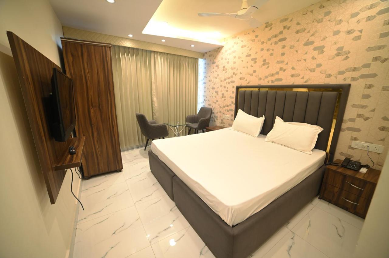 Ovel Hotel Лудхіяна Екстер'єр фото